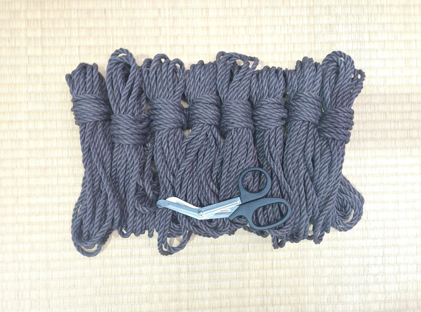 Grey "Gure" - Shibari Rope - Jute - Fully Treated - RebornRopes