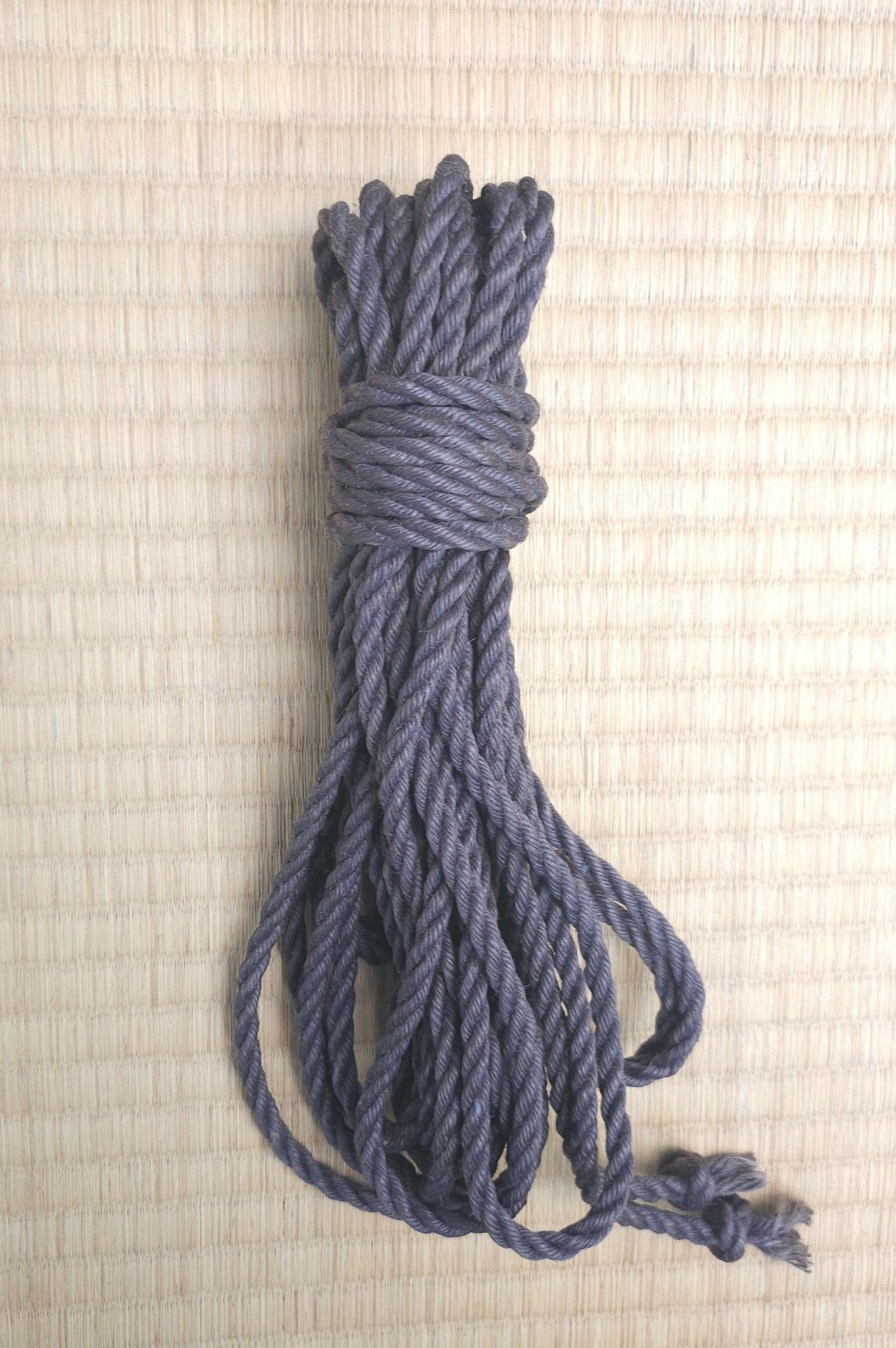 Grey "Gure" - Shibari Rope - Jute - Fully Treated - RebornRopes