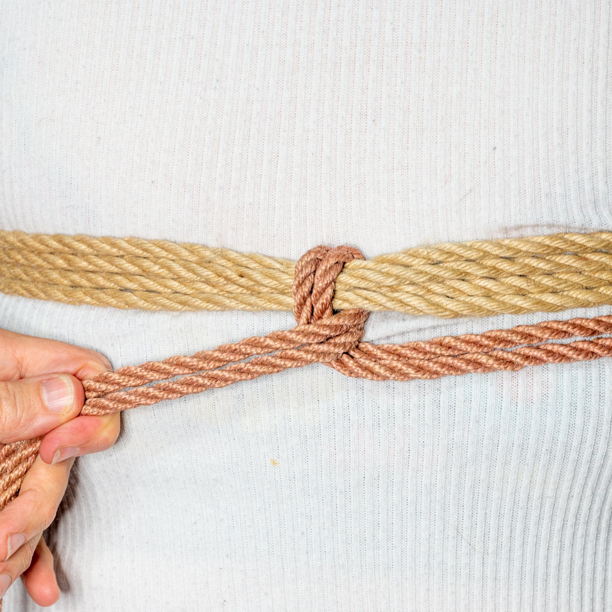 Shibari tutorial half-hitch : Reborn Rope