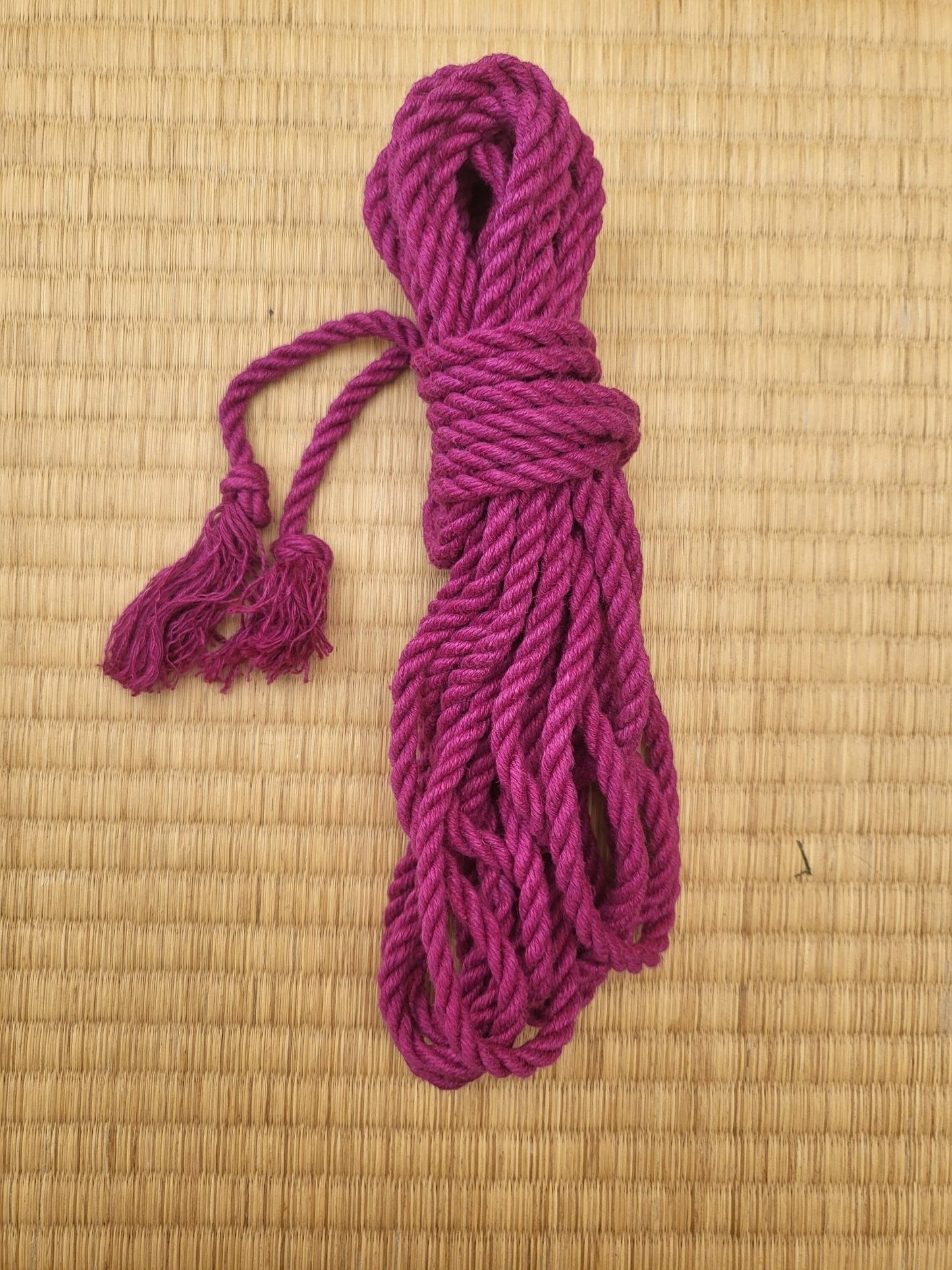 'Rasberry' Hemp shibari rope - RebornRopes