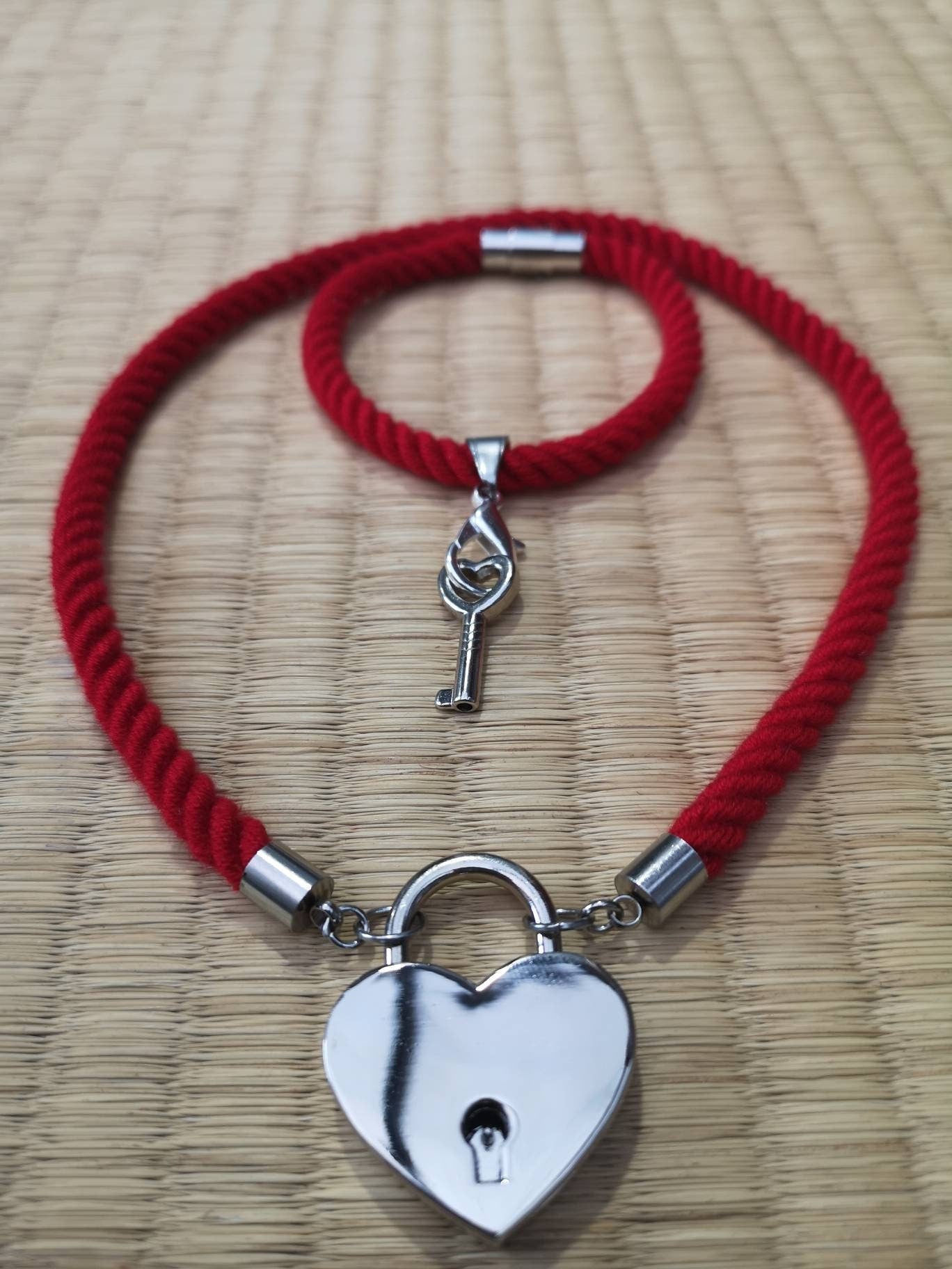 Red bamboo locking rope collar and bracelet set - RebornRopes